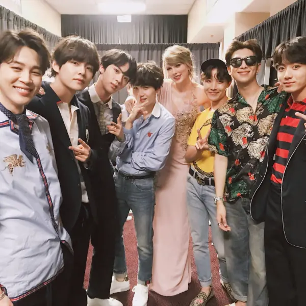 南韓總統撰長文表揚！BTS 《Love Yourself 轉 'Tear'》於「Billboard 200」奪冠　成 12 年來首張攻頂的外語專輯！