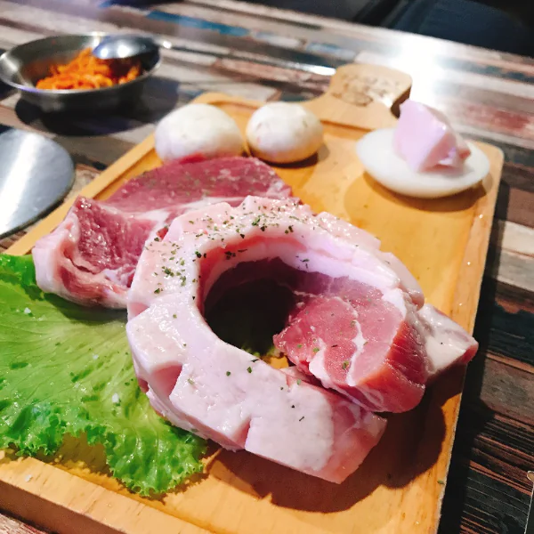 不要再洗我版了！全台10大韓式燒肉必收！八色烤肉、豬五花全部瑪西搜優！
