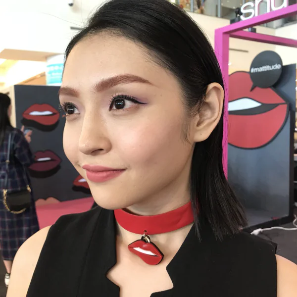 shu uemura 熱戀推出「約會 ing 氣墊腮紅」！一拍男友立馬問：你害羞嗎？