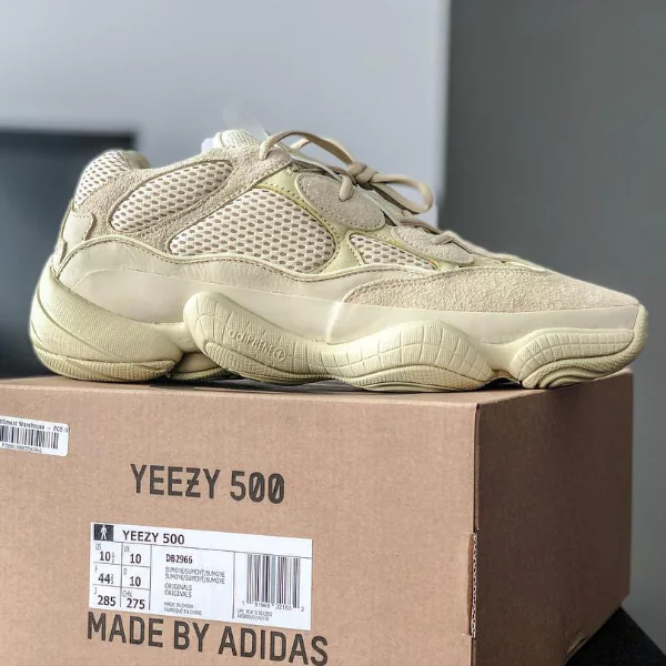 上次錯過！原價入手超夯鞋款 YEEZY 500 全新太空黃配色就在這天！