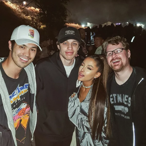 這樣的女友帶出門太風光！亞莉安娜陷入熱戀　與男友 Pete Davidson 瘋狂公開放閃！