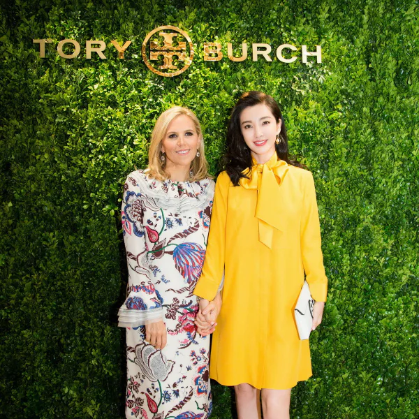 Tory Burch 2018早秋系列，名人穿搭-藝人Ella 及李冰冰！