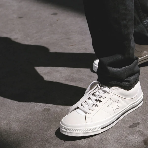 CONVERSE 攜手 MIDNIGHT STUDIOS 推出全新合作鞋款 內外翻轉，玩轉設計