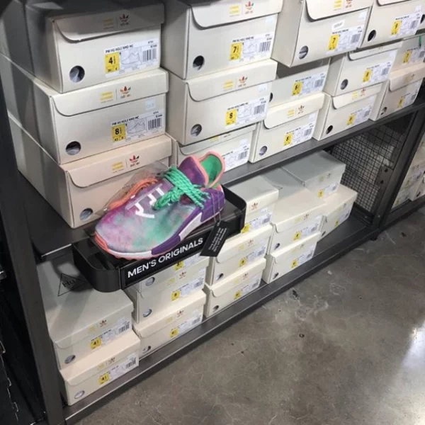 員工福利令人羨慕！Hu NMD Holi Pack 系列全尺碼出現在 adidas 國外員購店