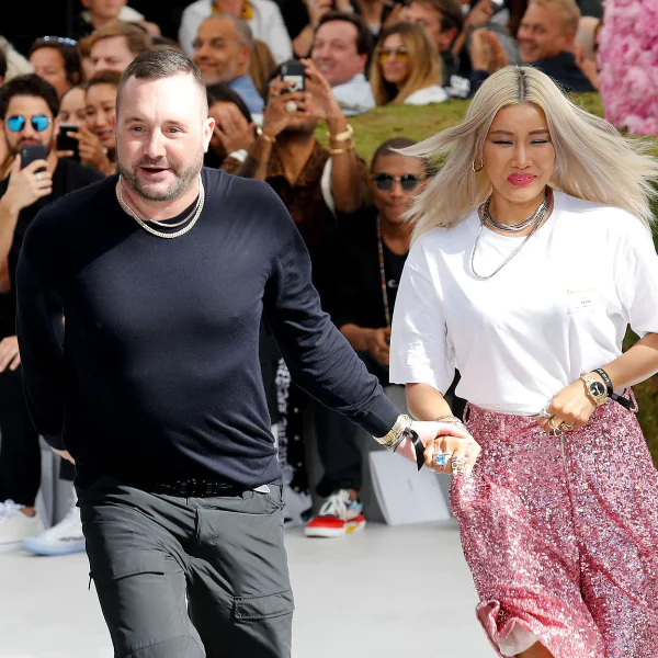 Kim Jones 入主 Dior 首場男裝秀登場！你不能不知道全場中的「兩大亮點」有多給力！