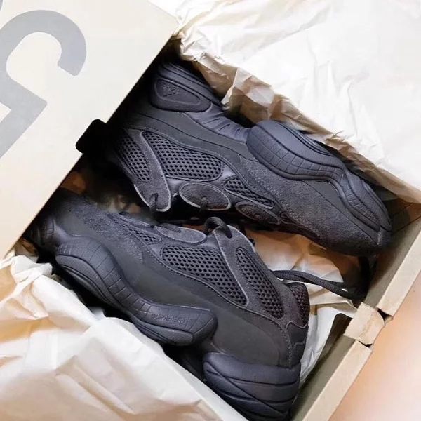 本週發售！是你唯一能原價入手 YEEZY 500 全新配色 UTILITY BLACK 的機會！