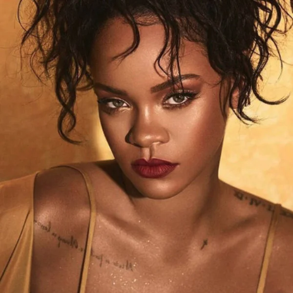 Fenty Beauty 新推「 16 色眼影盤」，「神秘漆光紫」外殼實在好想得到！