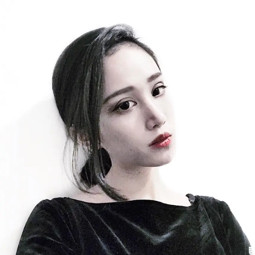 要看臉還是胸！台灣 3 大「擺脫老派思想」火辣女刺青師大特蒐　網友：給她刺就不會覺得痛...