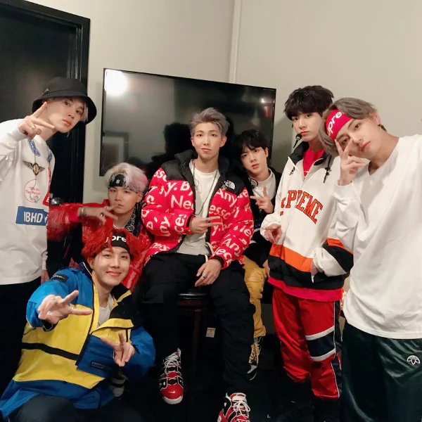 韓流巨星來台齊聚 SBS 演唱會！BTS 防彈少年團用音樂創造新紀錄　回顧他們的各種第一次！