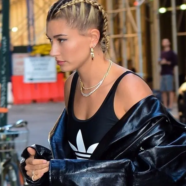 秀千萬巨鑽！小賈斯汀未婚妻Hailey Baldwin 穩坐「 新一代時尚潮人」寶座 ！