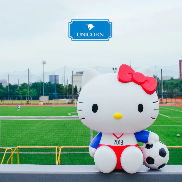 最萌守球員 Hello Kitty！威秀影城 Unicorn 跟全民一起瘋足球推出「Hello Kitty 瘋世足造型爆米花桶」