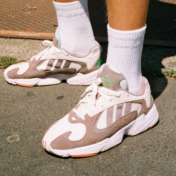 adidas YUNG-1 新配色曝光！ 德國知名球鞋店鋪 Solebox 總經理親上腳，難道是下一雙聯名鞋款？