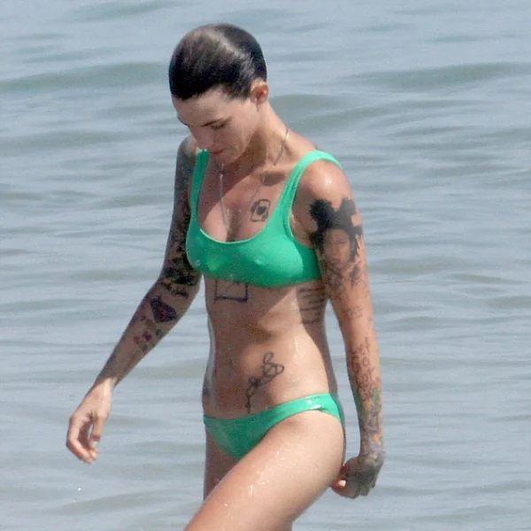 中性女模 Ruby Rose 穿比基尼秀出健身體態　最新爆出的緋聞女友居然是「她」！