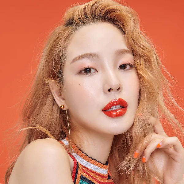 桃花還是不敲門？那就靠史上最靈月老「 ESTEE LAUDER 保送 3 招」，下半年換你閃的嫑嫑！