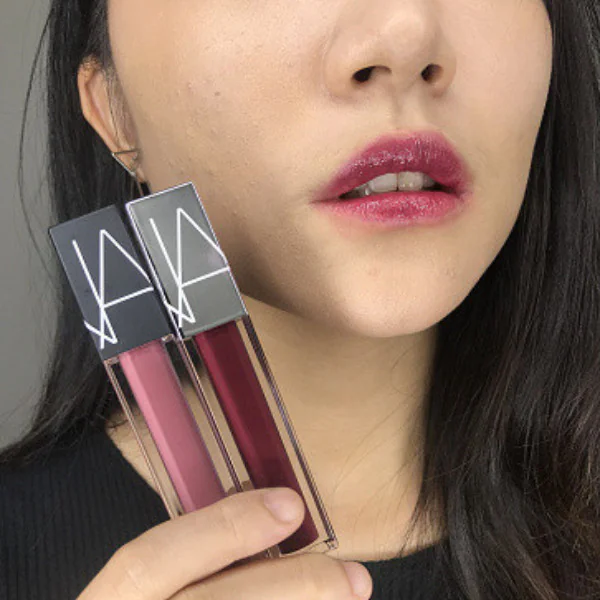 NARS 致命新色曝光！ 3 種「無法抗拒的微醺唇語」這樣畫超吸睛！