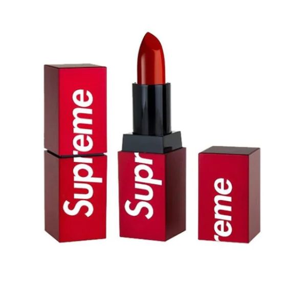 潮妹們尖叫吧！SUPREME 下一季的周邊產品裡竟然有「口紅」？