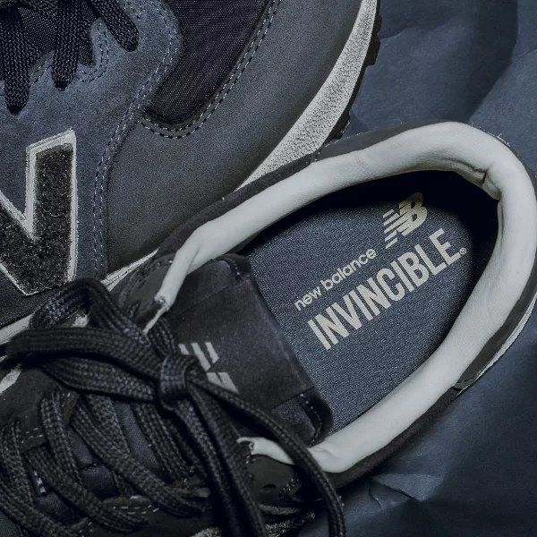 一雙用髒也不會心疼的鞋！INVINCIBLE X NEW BALANCE 聯手將歷史歲月注入經典 ML 574！