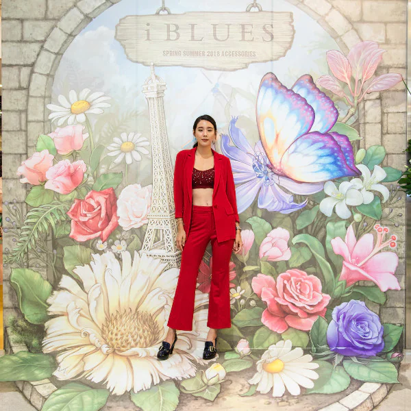 名媛愛牌 iBLUES 打造網美打卡新地標！超好康扭蛋機讓潮模 Angelina 直呼：「實在太好玩！」
