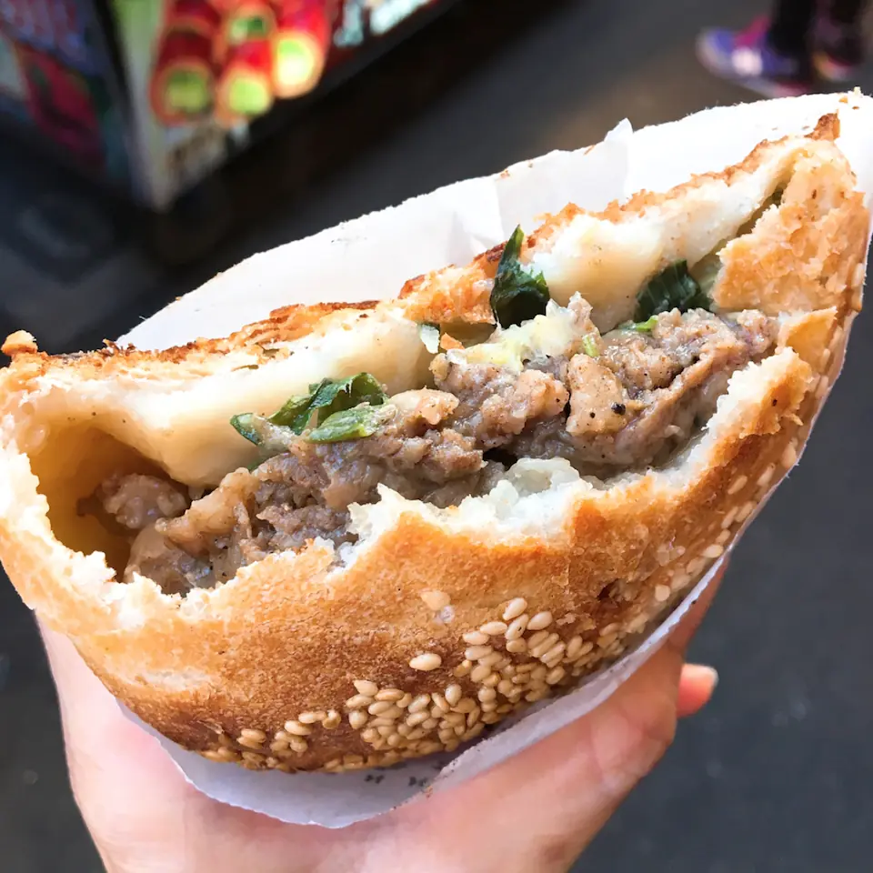 米其林推薦！台北饒河街夜市 3 間必吃名店，你吃過了嗎？