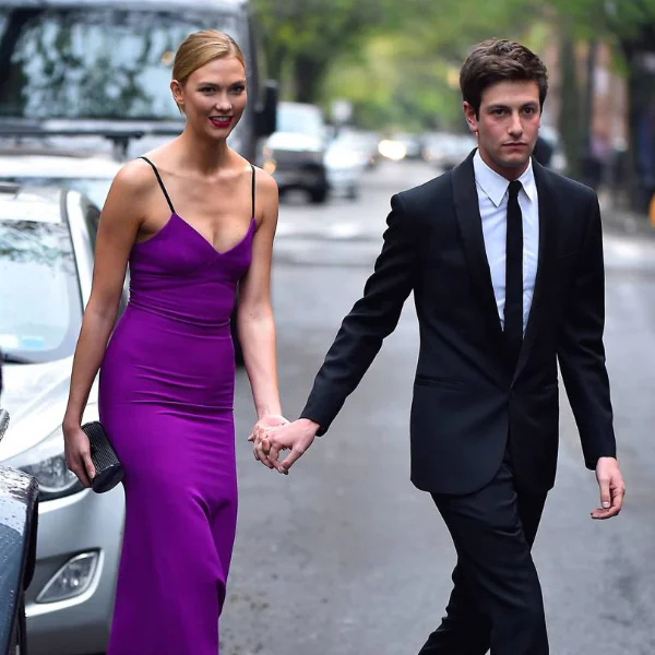 25 歲美國超模 Karlie Kloss 宣布與男友訂婚　與企業家相戀 6 年期待嫁進豪門！