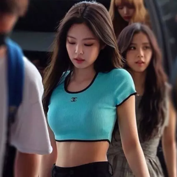 爆笑！ BLACKPINK Jennie 拿新包包，泰國網友：那不是我們的便當盒嗎？
