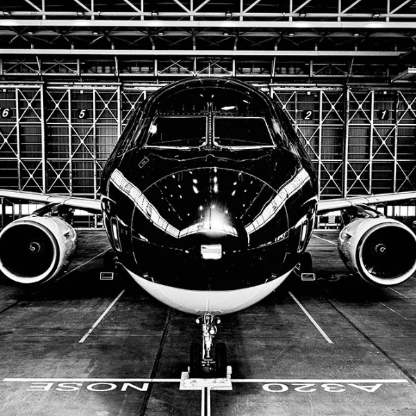 搭機也要這麼潮！第一家「精品航空」來台，「黑白機艙」、「皮革座椅」曝光　網友：這下飛日本又有新選擇了！
