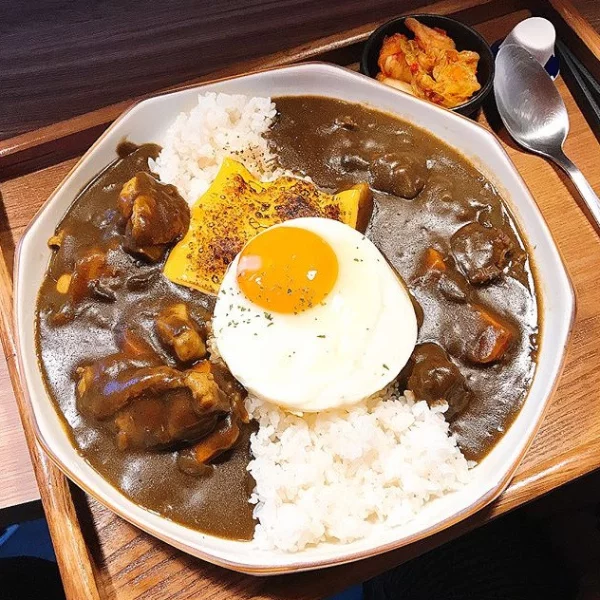 咖哩正當道！盤點台北四家咖哩飯料理，在夏天提振你的食慾