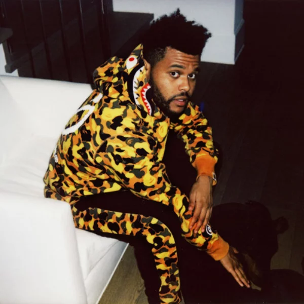 「只為 XO 獨家設計的最新 BAPE 迷彩！」 A BATHING APE® 與 The Weeknd 聯乘系列正式發售