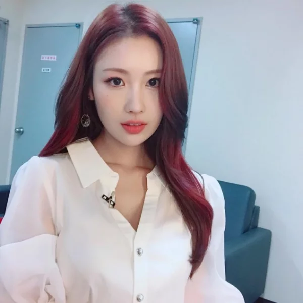 【最∞高】根本宣美雙胞胎！這 4 位「超強仿妝 Youtuber 」，連人物神韻都逼近 100%