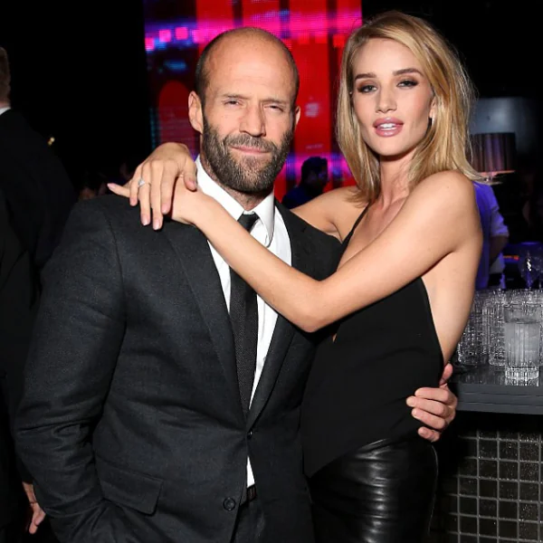 傑森史塔森終於要結婚了！選在「這個時間」與小 20 歲超模 Rosie Huntington-Whiteley 辦婚禮！
