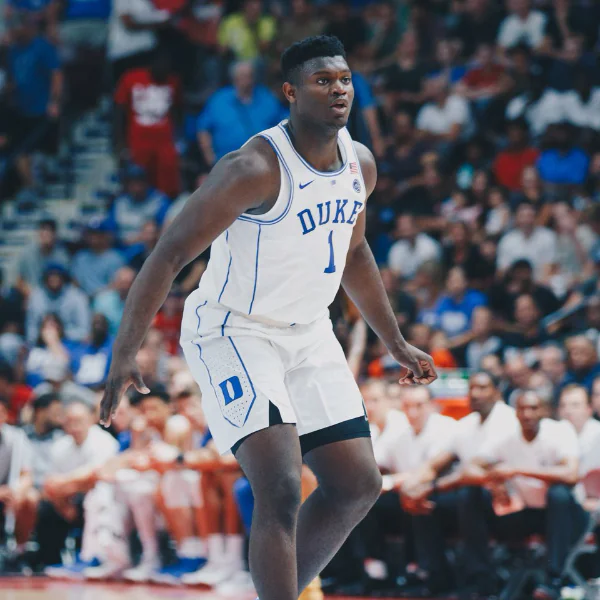 「詹皇 2.0」大學處女秀！Zion Williamson 狂轟 29 分 13 籃板　把對手打到懷疑人生！