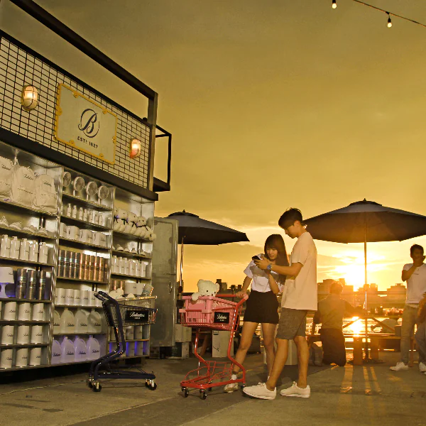 美酒就是要配美景，黃金店面 BHOUSE 強打「河岸第一排」，美酒美景願望一次滿足！