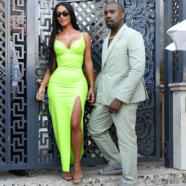 螢光色開始火起來， Kim Kardashian 與 Blake Lively 搶閘示範！