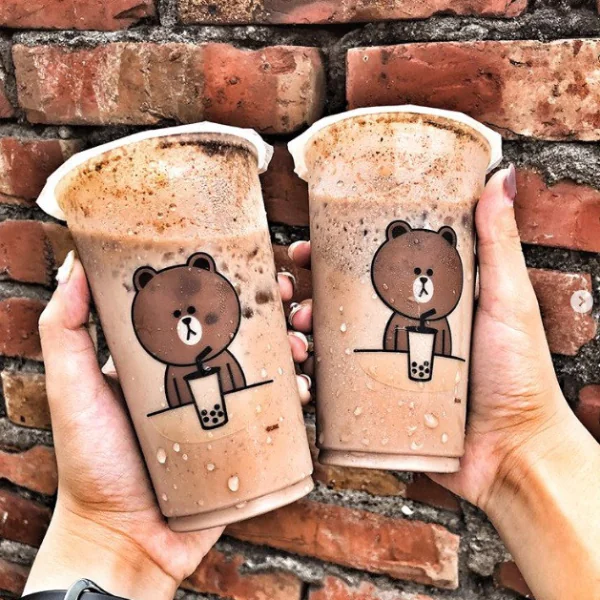 這樣太欠買！茶湯會聯名 LINE FRIENDS 推出「透明杯」 ，公開網友票選 TOP 5 飲料