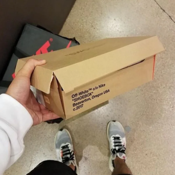 這你敢信？美國 Outlet 竟出現 The 10 Air Presto 2.0 全白配色