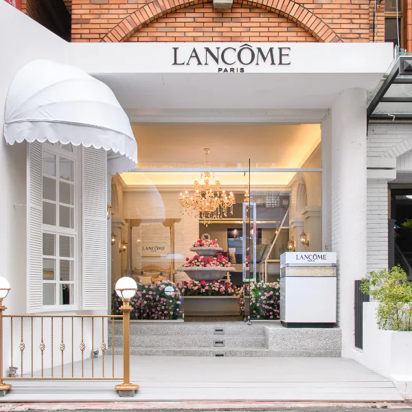 想被「萬朵玫瑰包圍」免搭機奔國外！ LANCOME 「玫瑰園」完美重現精緻華美法式氛圍