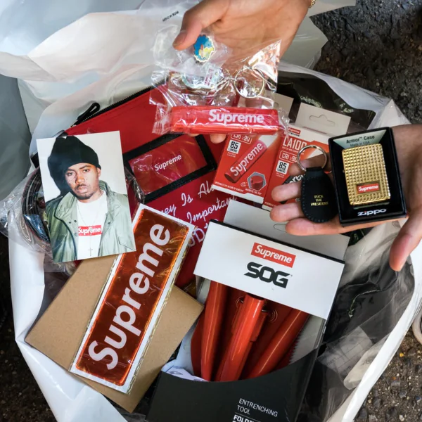 至尊迷要瘋了！全台唯一可以用「原價」買到 Supreme 的地方就在這
