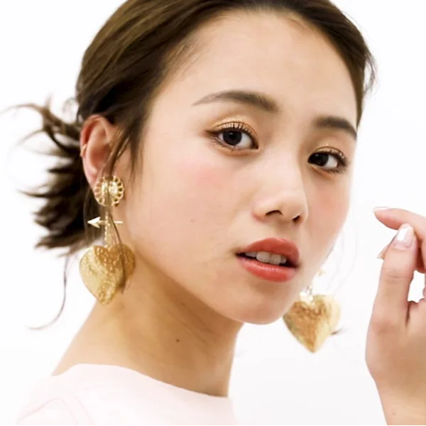 嬌小女孩的穿搭聖經-日本人氣美少女伊原葵