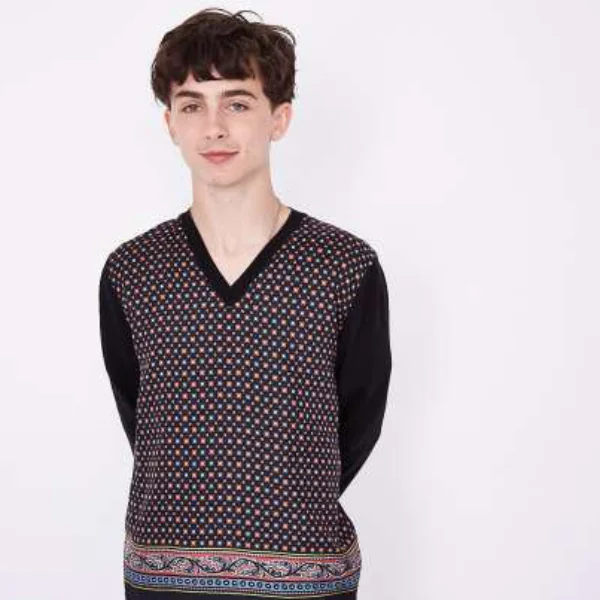 Timothee Chalamet剪了標誌性小捲髮，怎麼有點像媽媽剪的？