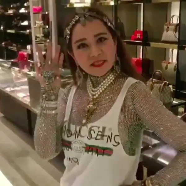 Crazy Rich Asian 炫富沒有極限，熱愛 Gucci 的日本超級富婆帶你開眼界！