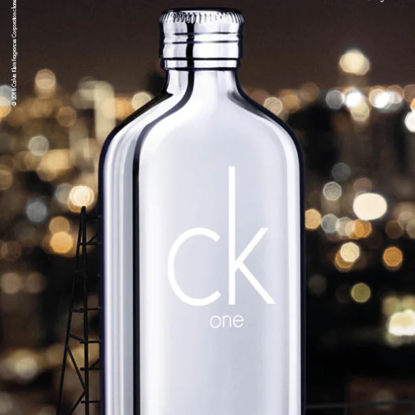 「鏡面瓶身」拿手裡超時髦！  ck one 添「白金成員」，皂香氣息誰噴都迷人