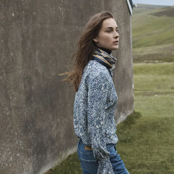 今秋冬「印花」正夯！H&M 與經典英國傢飾品牌 Morris & Co. 合作打造經典印花圖騰系列！