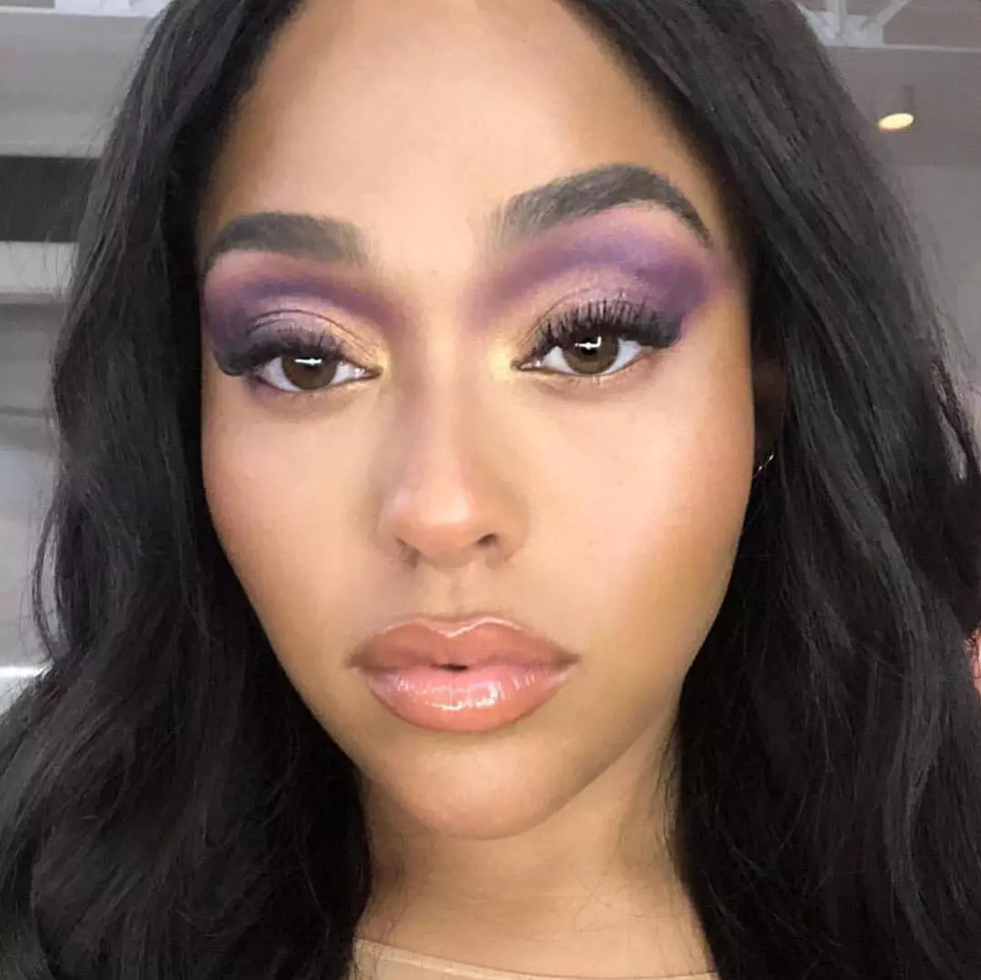 「閨蜜情深」最佳寫照！Kylie Jenner 與好友 Jordyn Woods 聯名彩妝系列全曝光！ 網友：整個系列都想打包帶走⋯⋯