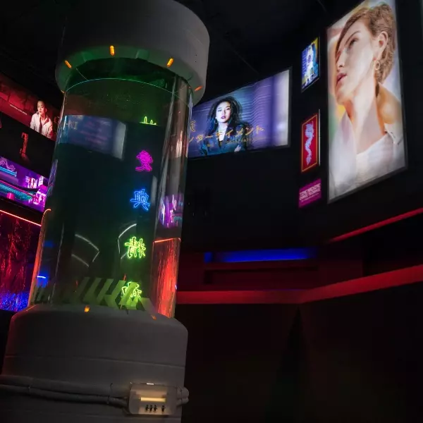 台灣第一間CYBERPUNK融合中國風的服飾店！ 「金 JINesternau」不只賣衣服，更帶你體驗文化