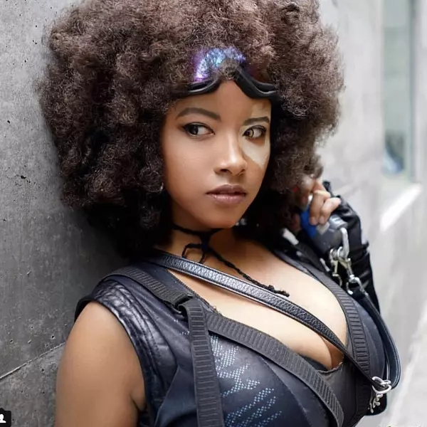 23 歲兇猛身材女同志 Cosplayer 爆紅，性感還原《死侍2》 多米諾！