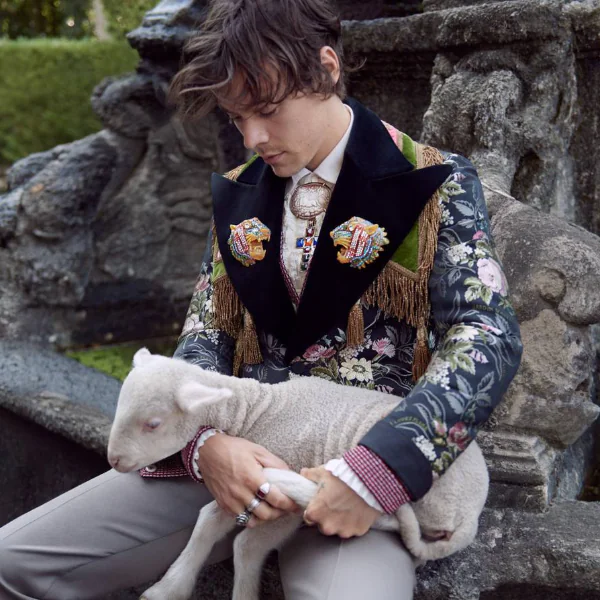 堪稱一世代最帥？Harry Styles 再度受邀拍攝 Gucci 2019 早春造型