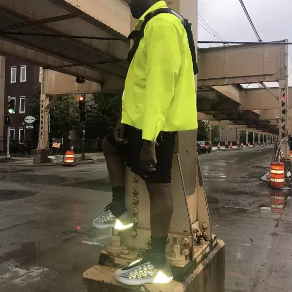 潮流天王賣鞋不手軟，YEEZY 籃球鞋細節再度於肯爺社群釋出