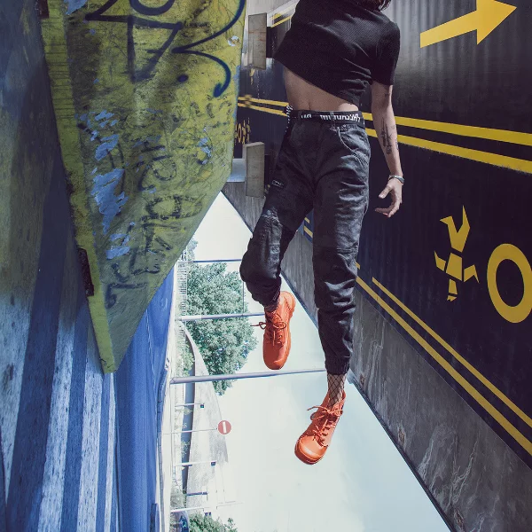 #DARETHECITY ！PALLADIUM 推出全新 AMPHIBIAN 系列軍靴翻轉角度拍攝 Lookbook 挑戰你的視覺感官！