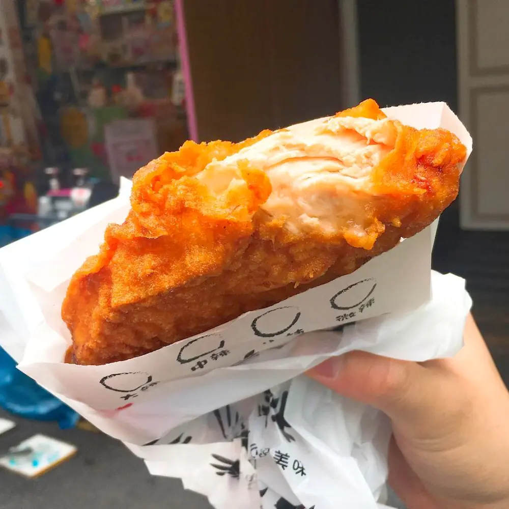 草莓季就是要吃冰！樂華夜市 5 大「口碑排隊美食」大盤點　網友：雪花冰無時無刻都客滿！