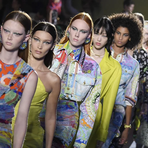 真的收購了！Michael Kors 以超驚人天價「660 億台幣」收購歐洲精品 Versace